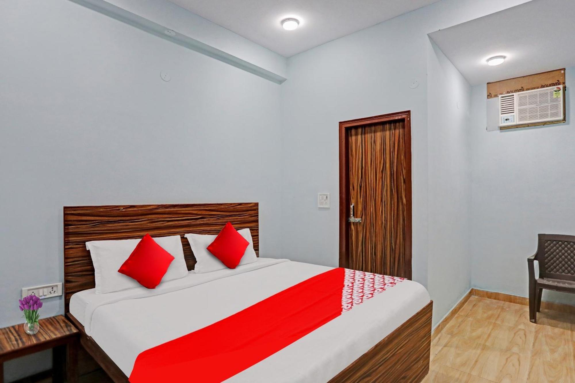 Hotel O Surya Gold Guest House Najafgarh Exterior foto