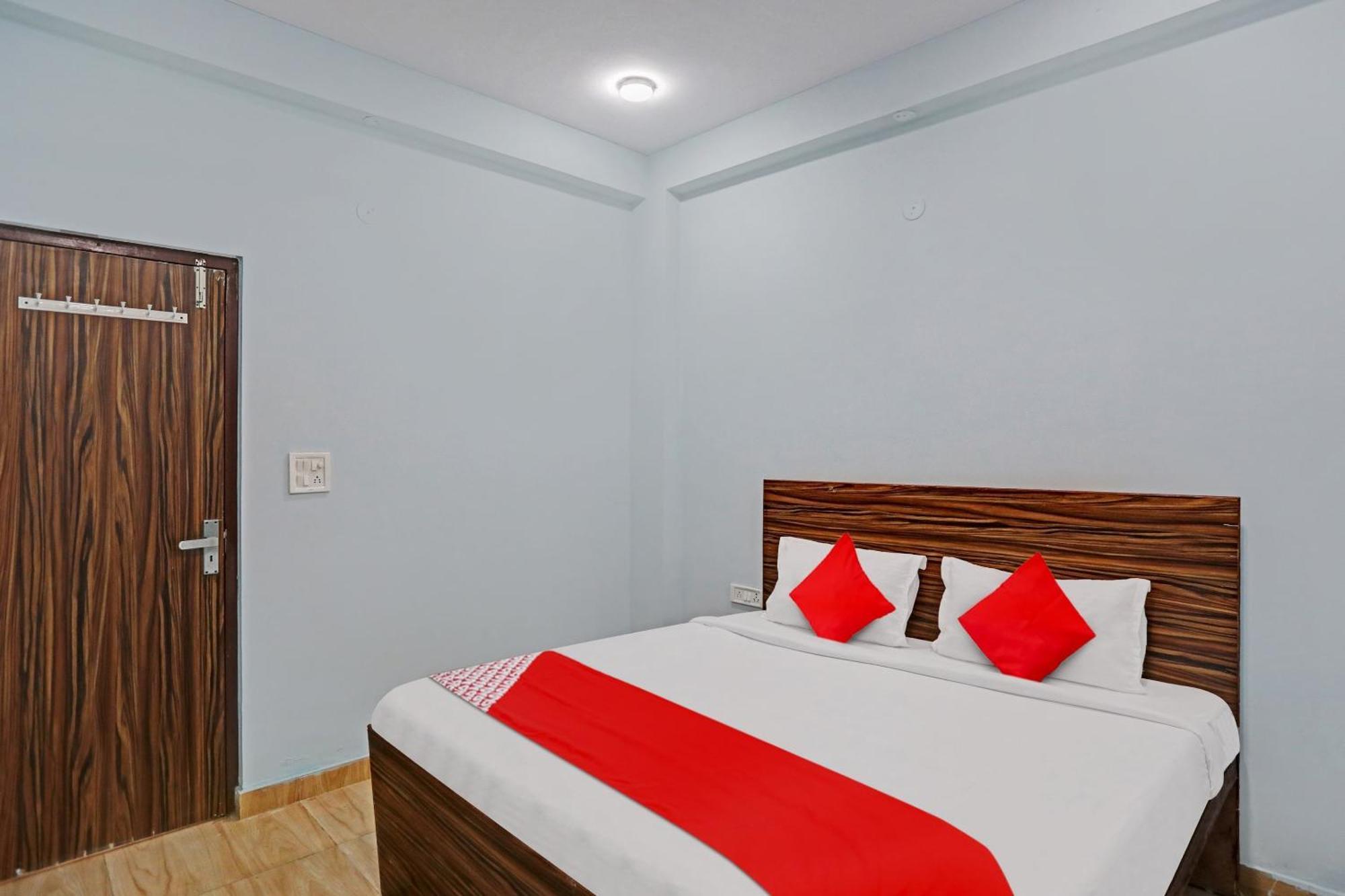 Hotel O Surya Gold Guest House Najafgarh Exterior foto
