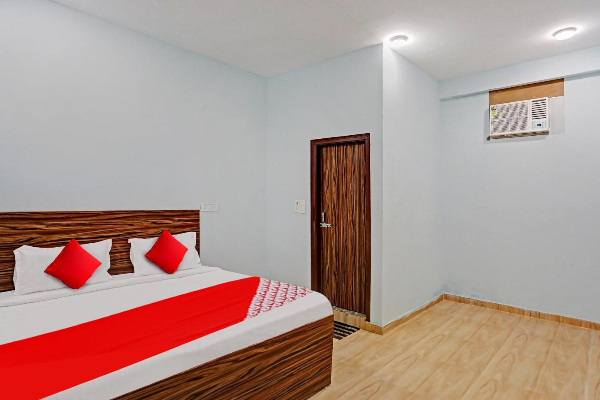 Hotel O Surya Gold Guest House Najafgarh Exterior foto